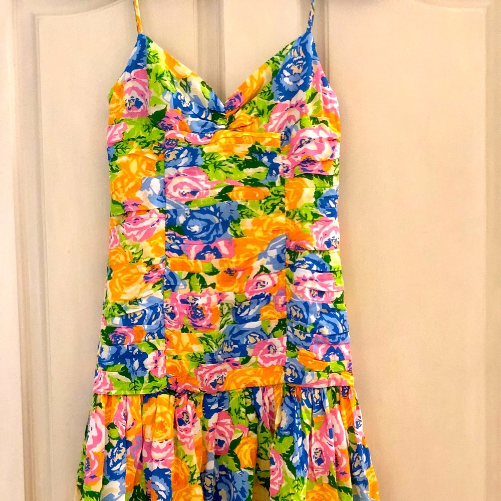 ✨Sold out gorgeous Zara sundress✨ Super cute  fitted/ flows multicolor sundress!